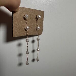 Elegant pearl gold earrings